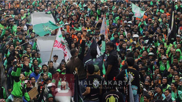 Aksi Demo Akbar Ojol Terkait Potongan Aplikasi
