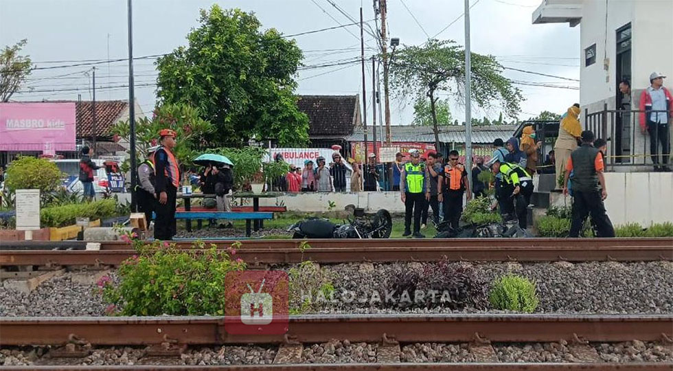 Kecelakaan Kereta Api di Palan Perintasan Magetan