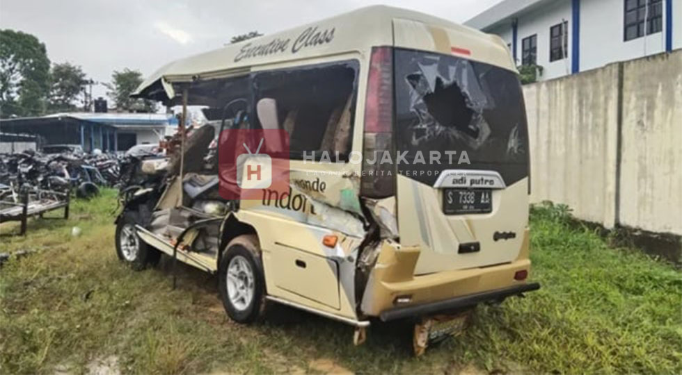 Kecelakaan Tawangmangu, Isuzu Elf Renggut Korban Jiwa