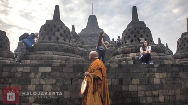Isu Pemasangan Eskalator di Candi Borobudur