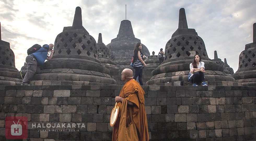 Isu Pemasangan Eskalator di Candi Borobudur