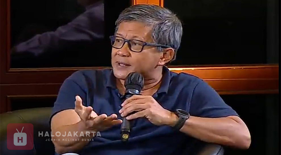 Rocky Gerung Desak Prabowo Reshuffle Kabinet