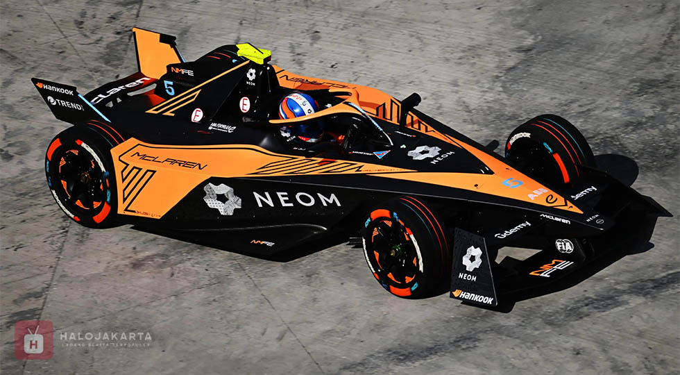 Jake Hughes Tercepat di FP2 Jakarta E-Prix 2025