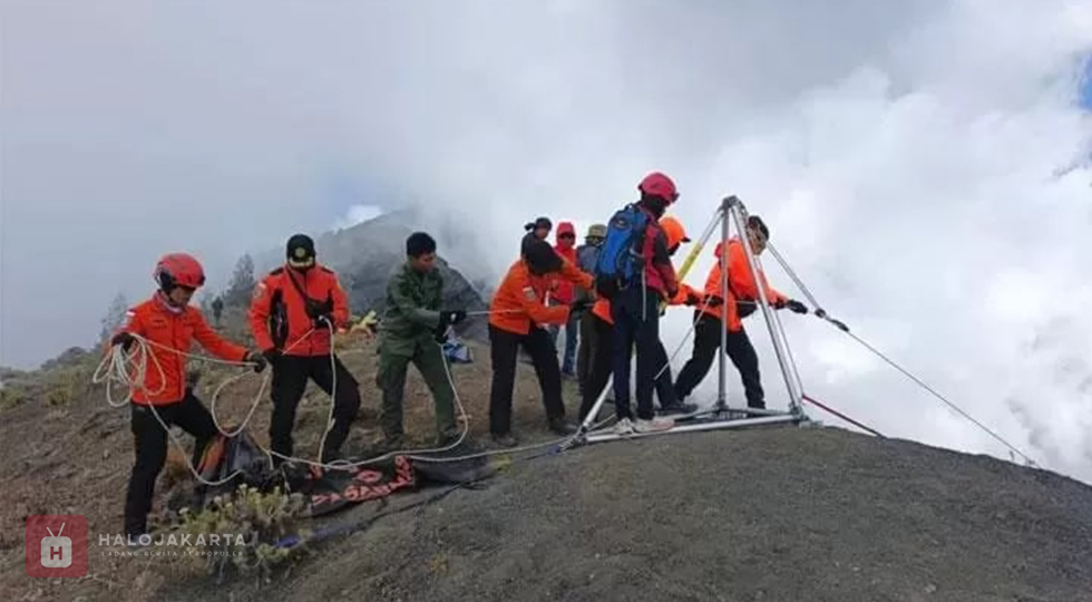 Jalur Pelawangan Rinjani Ditutup