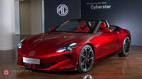 MG Cyberster Roadster Listrik