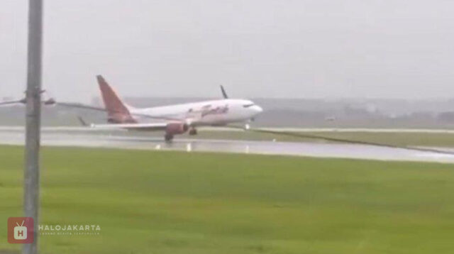 Pendaratan Batik Air di Soetta