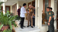 Gibran Silaturahmi ke Try Sutrisno