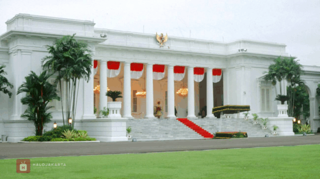 Jurnalis Ramai Kritik Istana