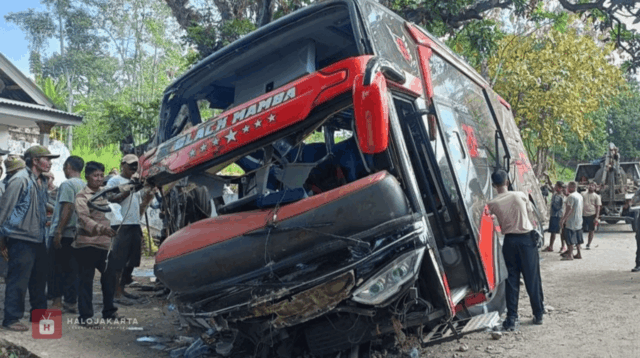 Tragedi Bus Rombongan RS Jember