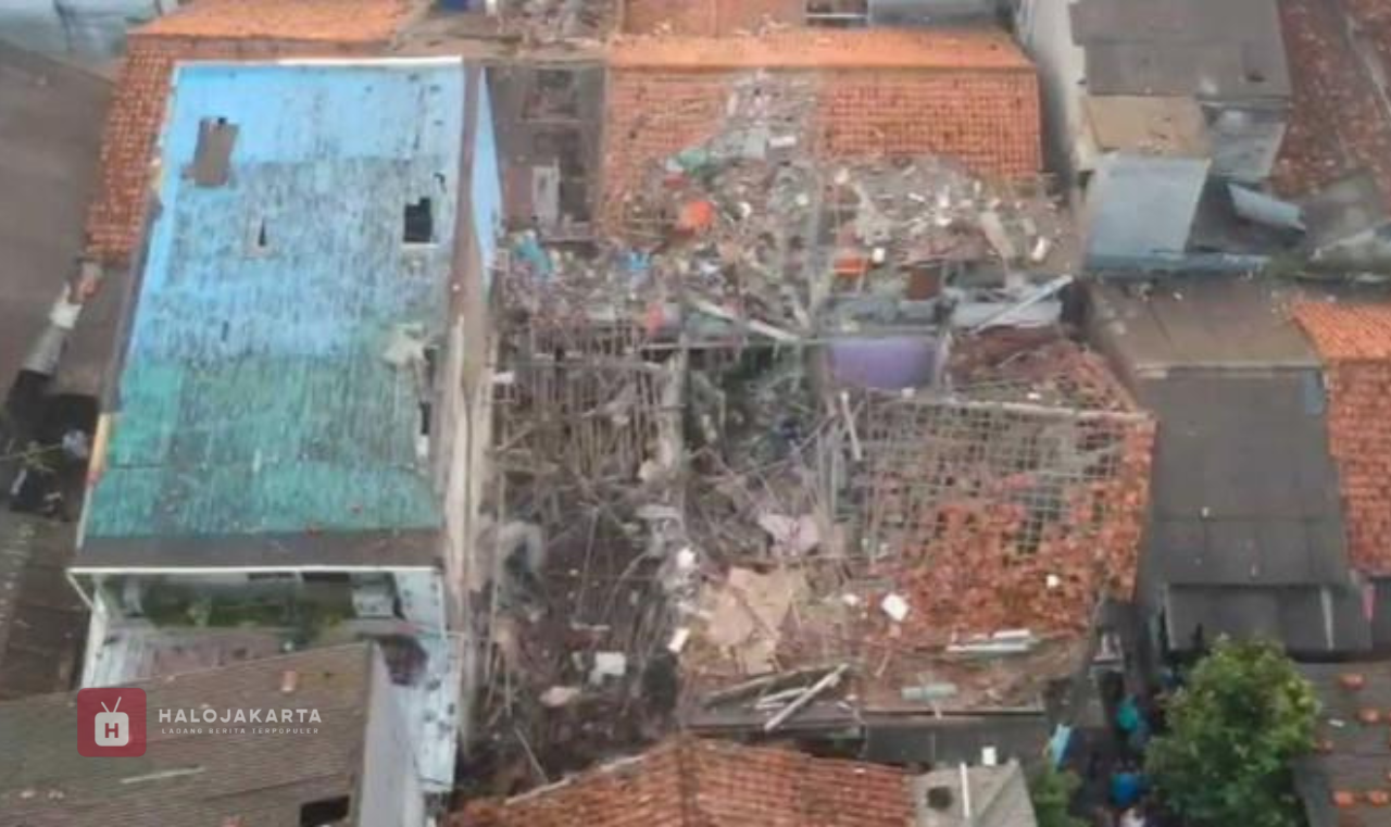 Ledakan Dahsyat Hancurkan Rumah