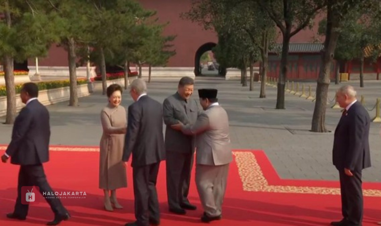 Prabowo Hadiri Parade Militer China