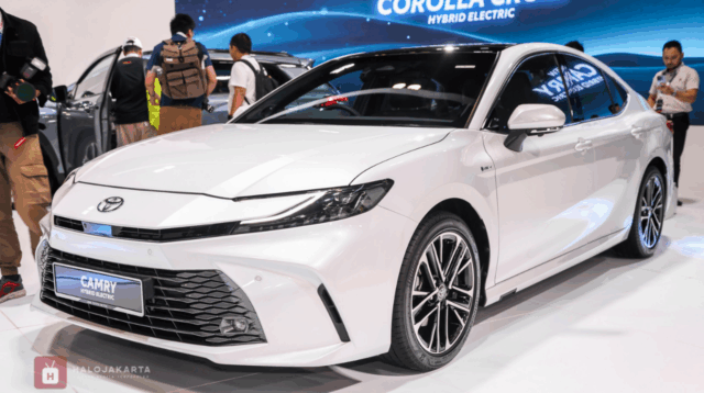 New Toyota Camry 2.5 V 2025