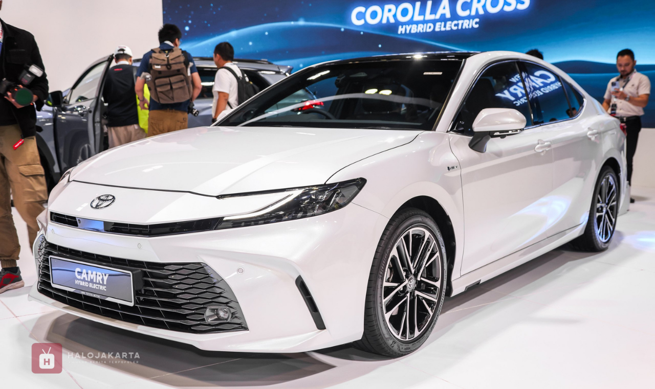 New Toyota Camry 2.5 V 2025