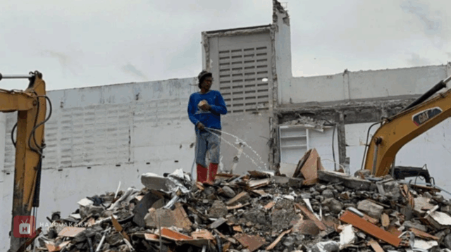 Rumah Ahmad Sahroni Rata Tanah Usai Dijarah