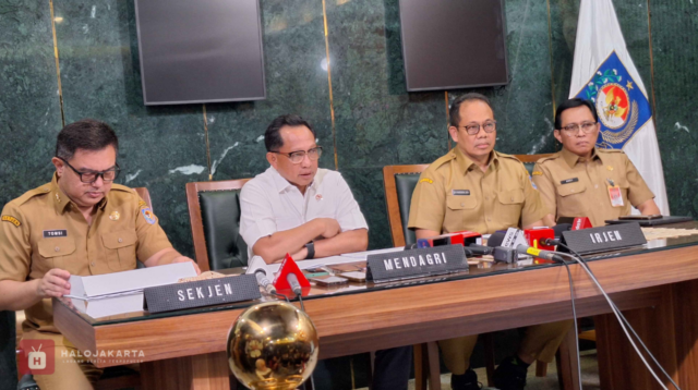 Mendagri Berhentikan Sementara Bupati Aceh Selatan