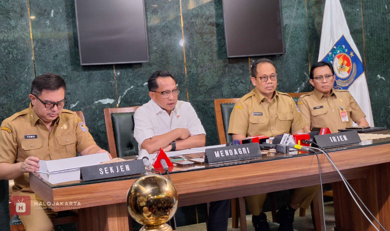 Mendagri Berhentikan Sementara Bupati Aceh Selatan Mendagri Berhentikan Sementara Bupati Aceh Selatan