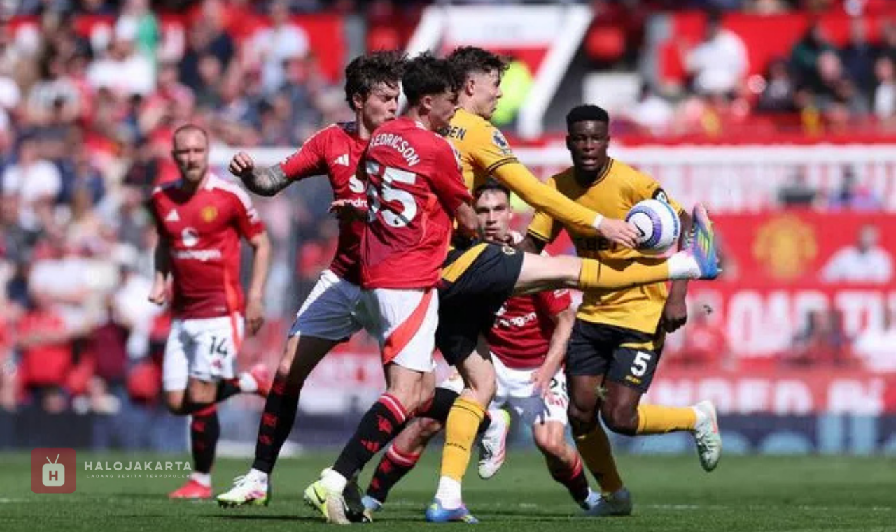 MU Bungkam Wolves 4-1 MU Bungkam Wolves 4-1