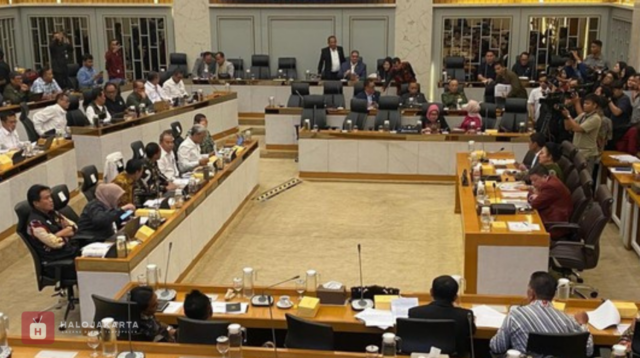 Anggota DPR Minta Raja Juli Mundur