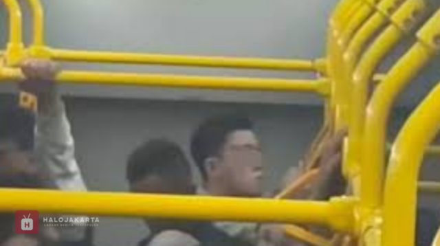 Viral Masturbasi di Dalam TransJakarta