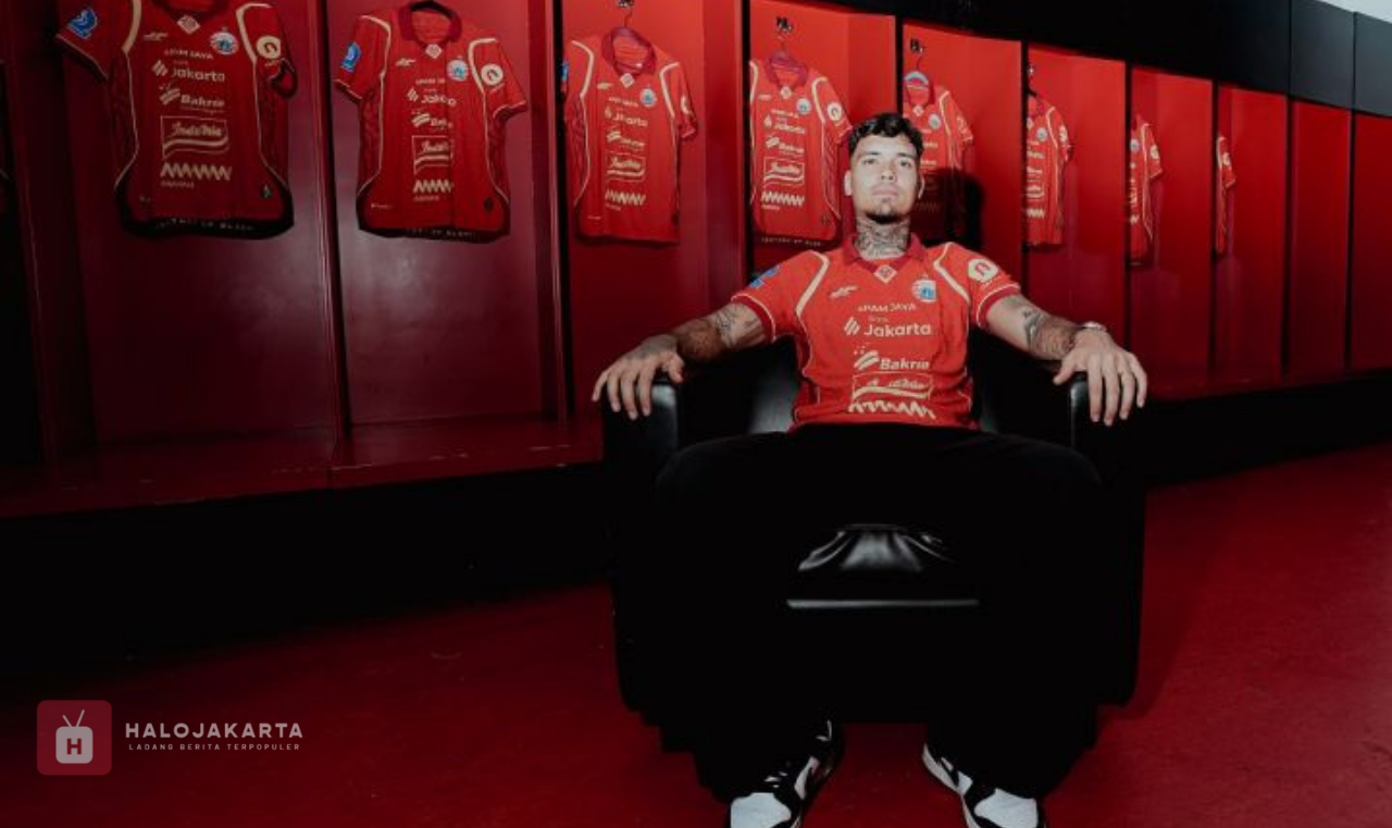 Shayne Pattynama Resmi Gabung Persija!