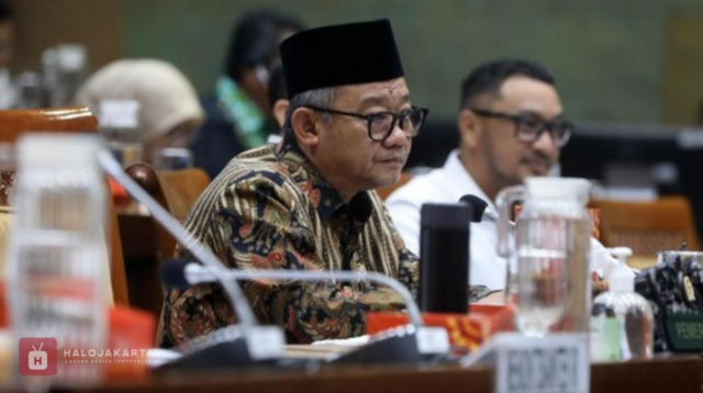 Anggota DPR Desak Kenaikan Gaji & Tunjangan Guru
