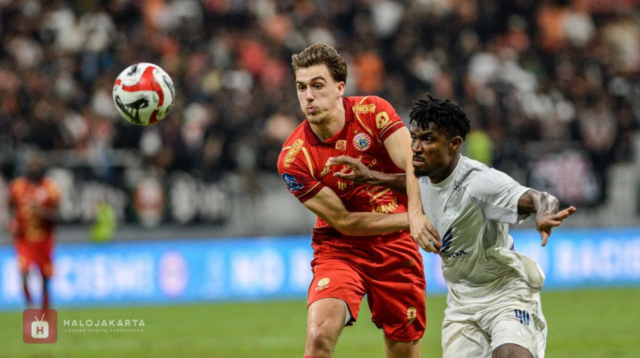 Persija Jakarta Raih Kemenangan Dramatis 2-1 atas PSM