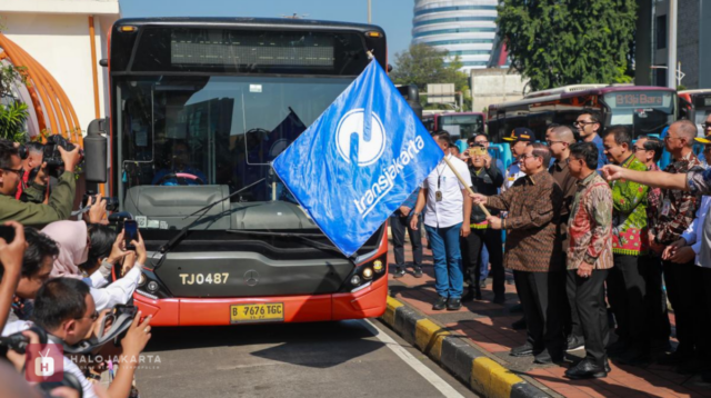 Bus TransJakarta Blok M–Bandara Soetta Resmi Beroperasi