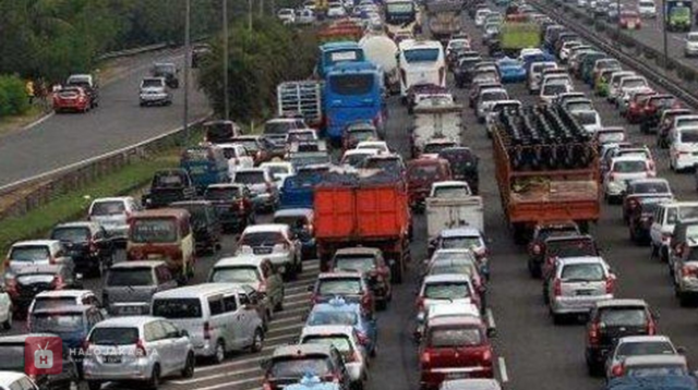 Ribuan Kendaraan Keluar Tol Cipularang Jelang Puncak Mudik Lebaran 2026