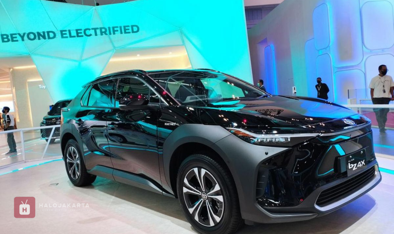 Mobil Listrik Toyota