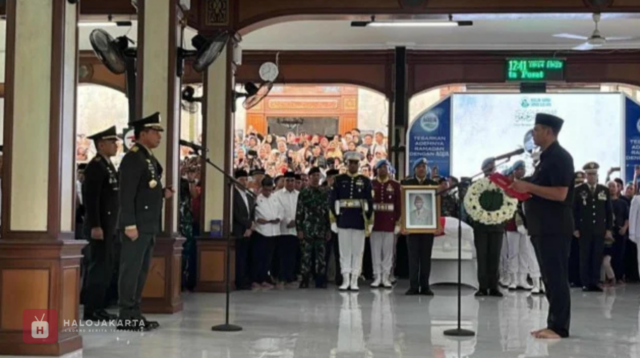Panglima TNI Memimpin Upacara Penyerahan Jenazah Try Sutrisno
