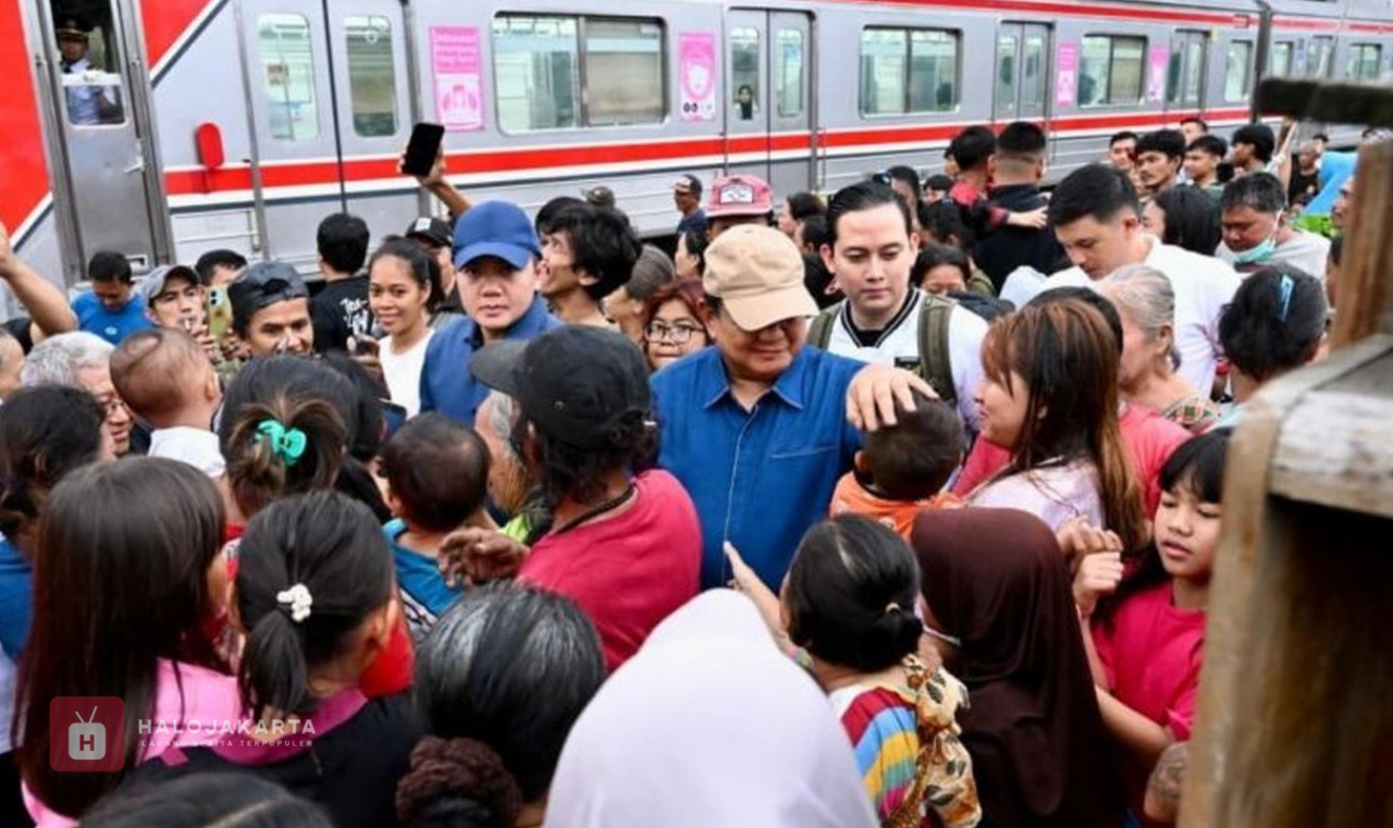 Seskab Presiden Spontan Tinjau Bantaran Rel Senen