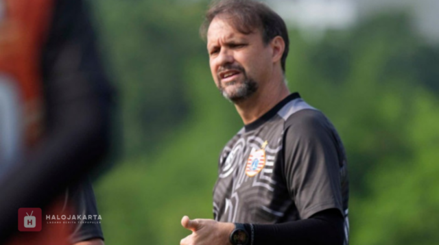 Mauricio Souza Soroti Kartu Merah yang Terus Berulang