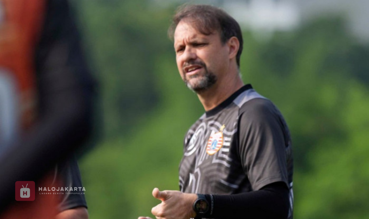 Mauricio Souza Soroti Kartu Merah yang Terus Berulang