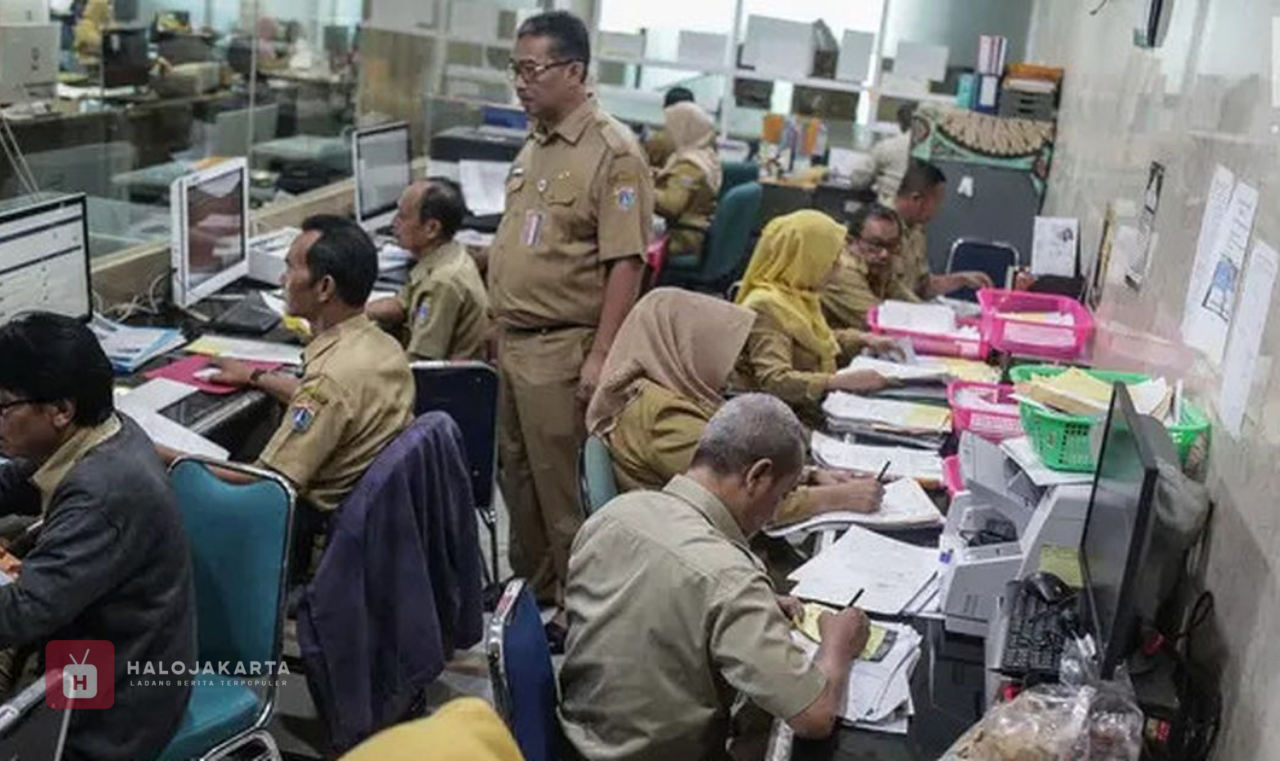 Pemerintah Sebut WFH Langkah Taktis Tekan Konsumsi BBM